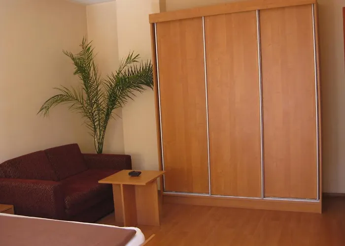 Family Veronika 2* Devin