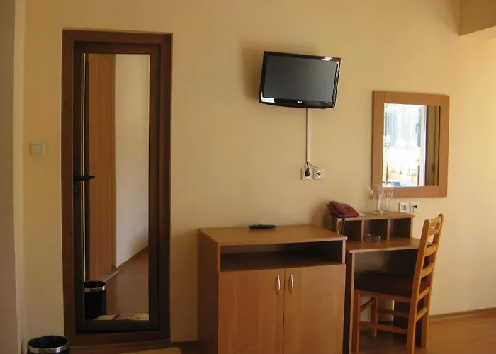 Family Veronika 2* Devin