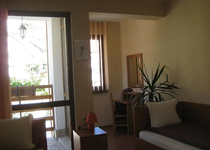 Family Veronika Hotel 2*