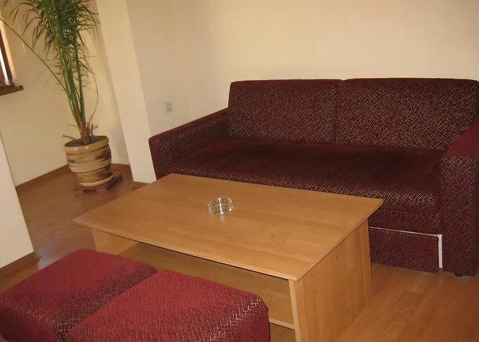 Family Veronika Hotel 2*