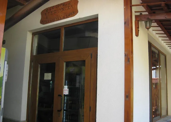 Family Veronika 2* Devin