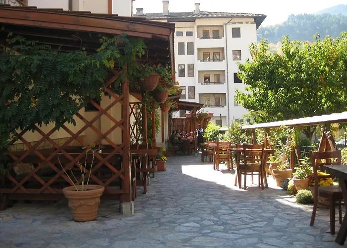 Family Veronika Hotel 2*